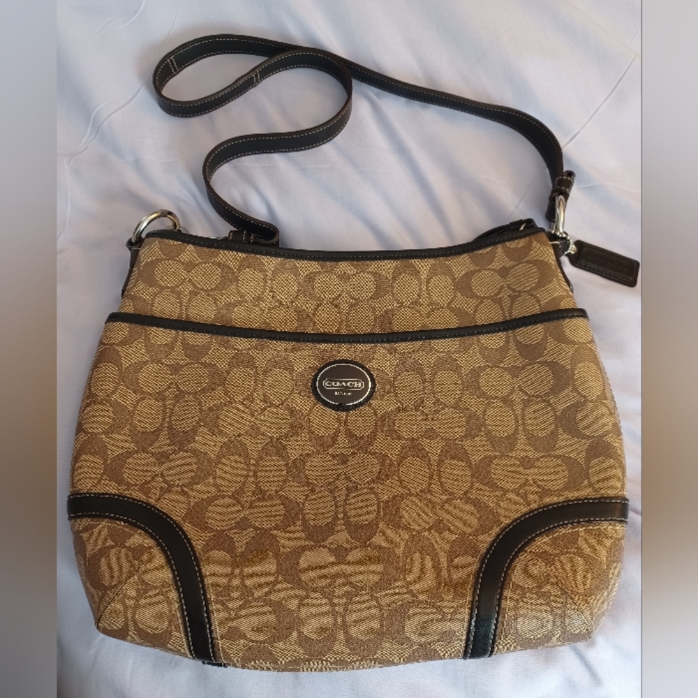Coach Peyton Signature Convertible Hobo Shoulder Bag